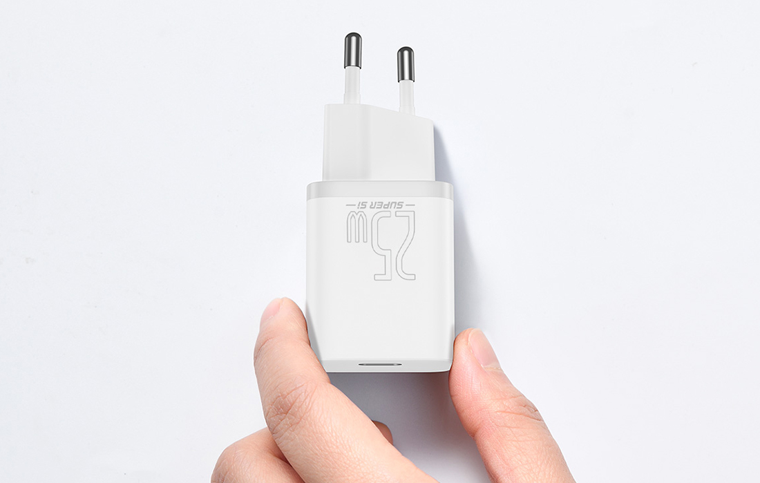 Baseus Super Si Quick USB-C -latauslaite 25W - Valkoinen